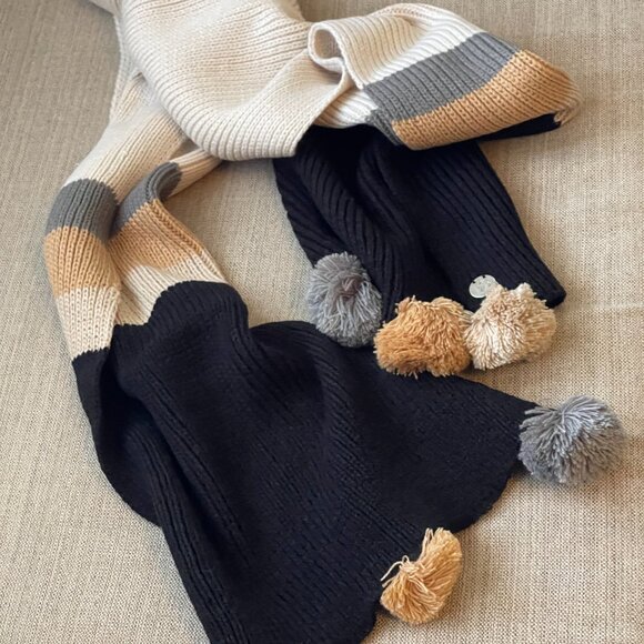 Stylish Black and Tan Pom Pom Chunky Scarf-NEW - Picture 9 of 15